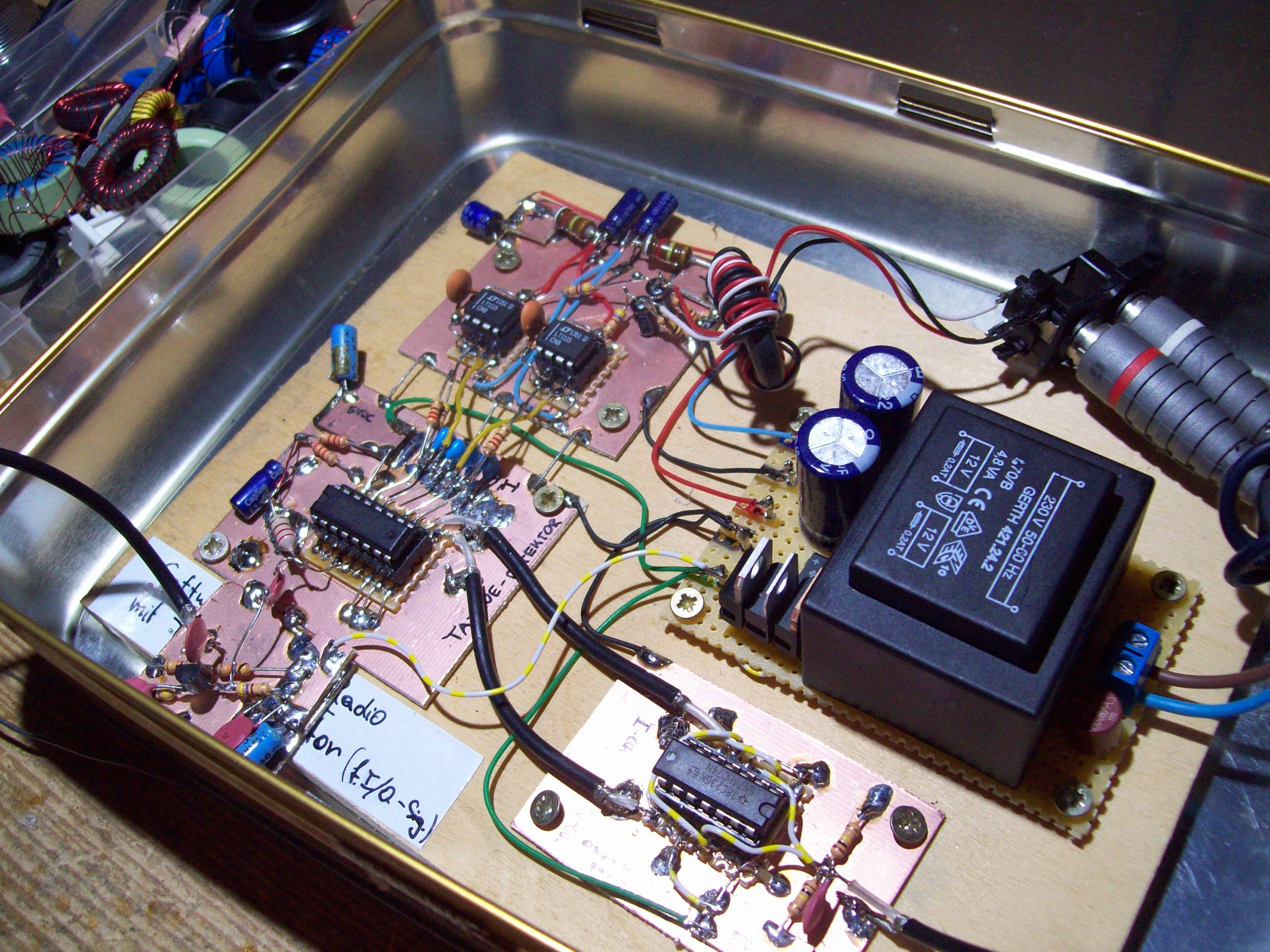 Software defined radio based on tayloe detector and soundcard interface